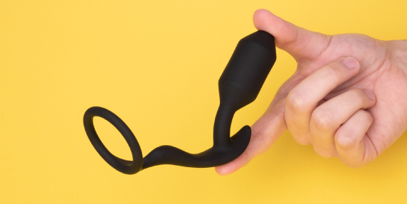 The flexibility of the b-Vibe Snug & Tug allows it to be worn discreetly for extended anal play